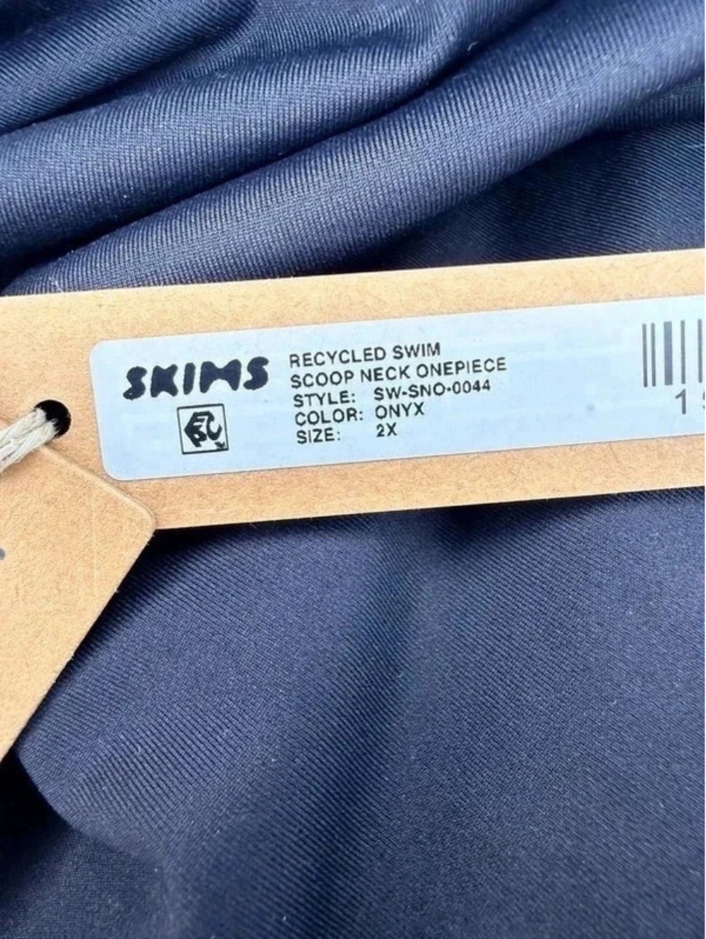 SKIMS Recycled Swim Scoop Neck One-Piece Swimsuit – Onyx, 2X - Picture 5 of 8